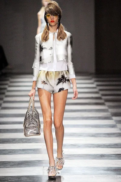 Look 29